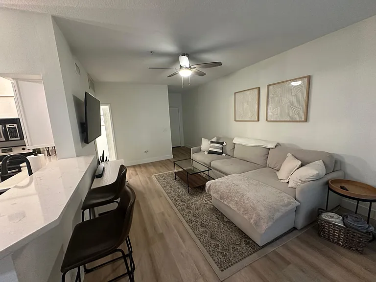 2010 E Palm Ave #14204 — Photo 4