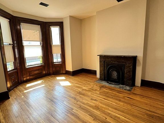 5th image of 39 Peterboro St #66-101