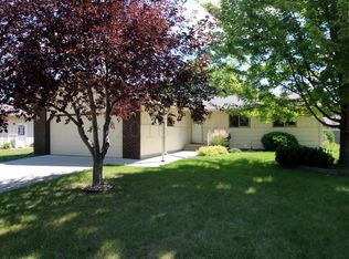 3401 Longfellow Rd N, Fargo, ND 58102