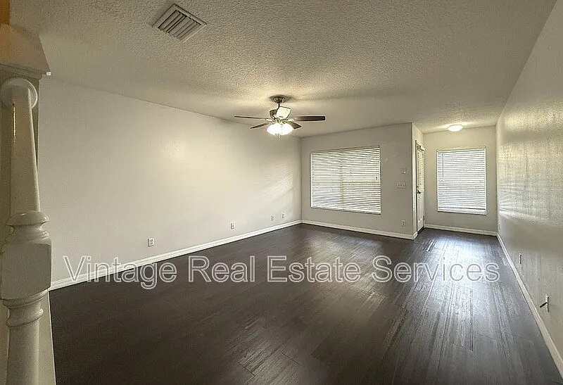 2 bed, 2.5 bath, 1560 sqft, $1,950 — Photo 2