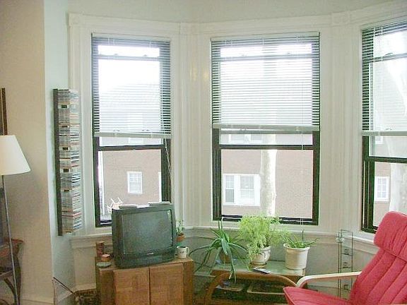 4th image of 4800 Larchwood Ave APT 2B
