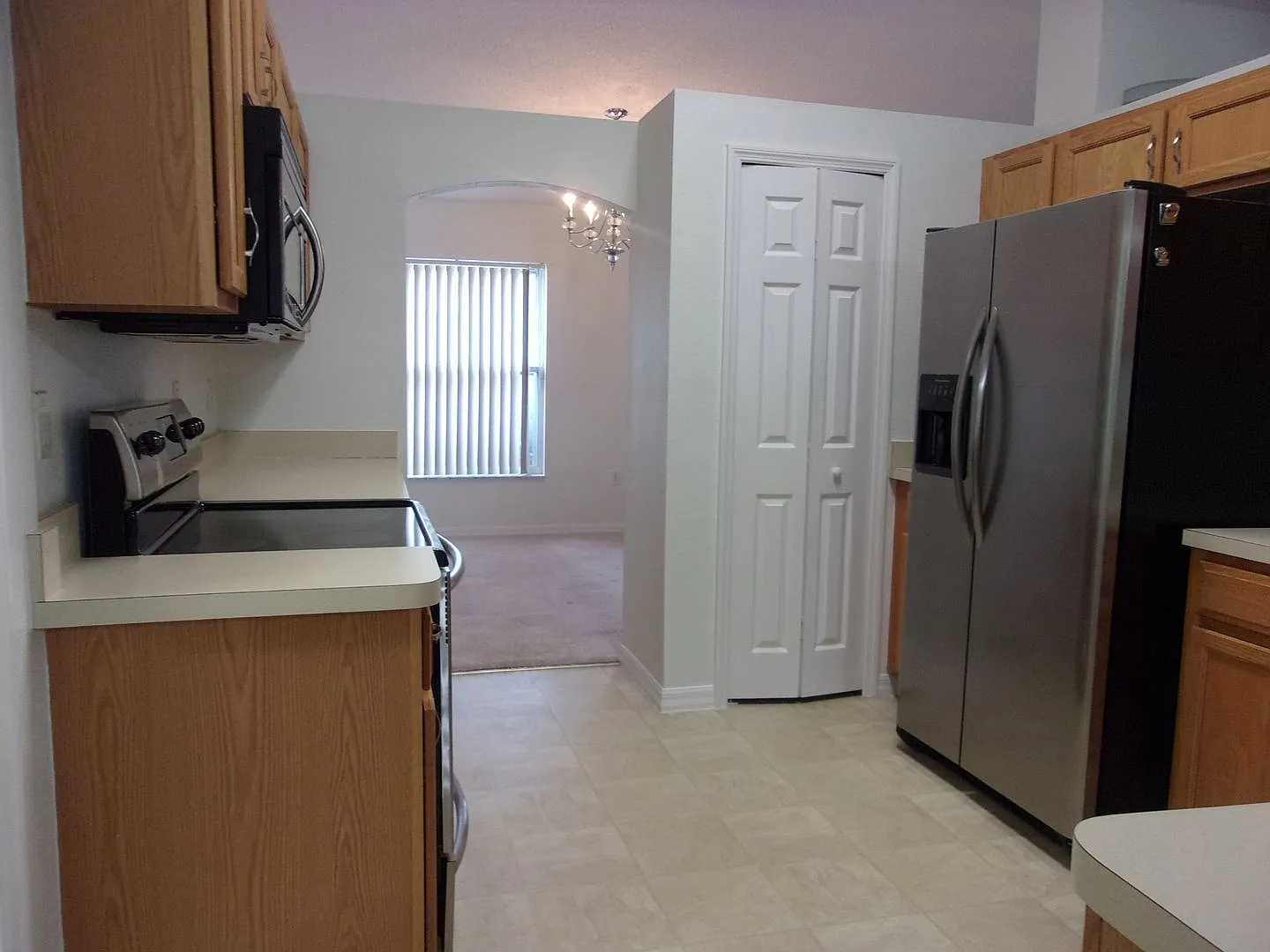 Beautiful & Spacious 3 Bedroom Home — Photo 3