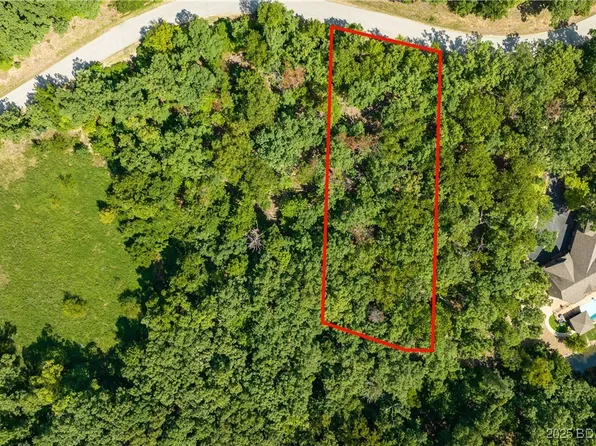 1475 Via Del Lago Dr, Sunrise Beach, MO 65079