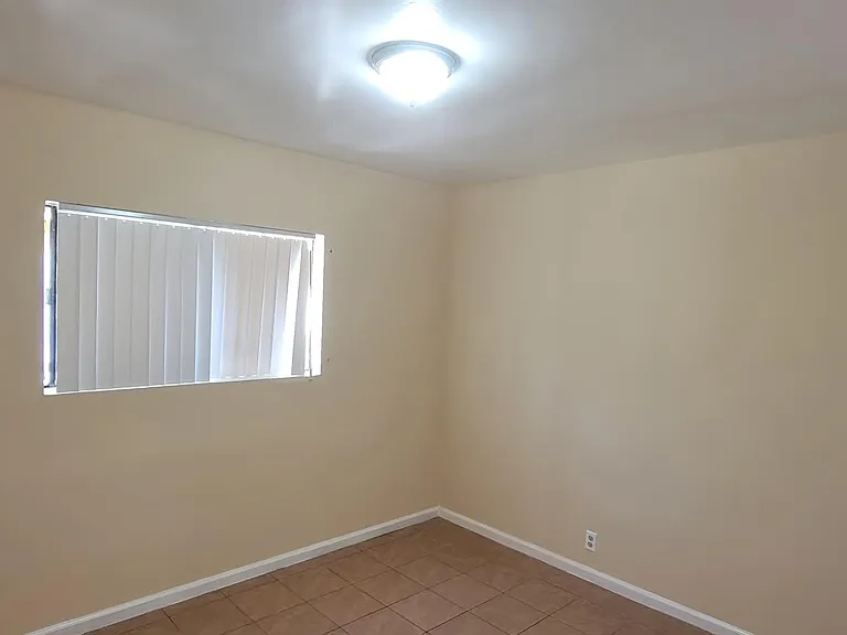 1717 N Alhambra Ave — Photo 2