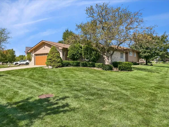 9860 Cambridge Dr, Mokena, IL 60448