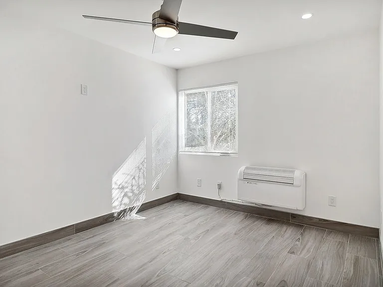 Palm Terrace Apartments — Photo 34