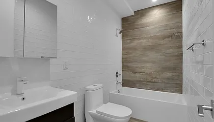 Rented by Loom Capital Group Inc.