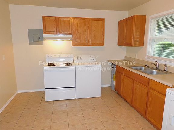 5th image of 2405 E Florida St APT B