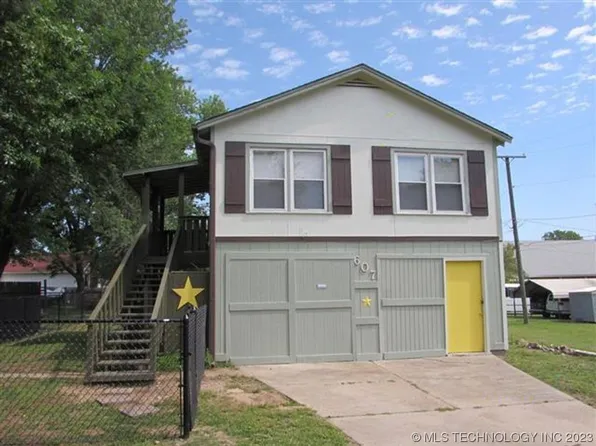 607 NE 5th St, Wagoner, OK 74467