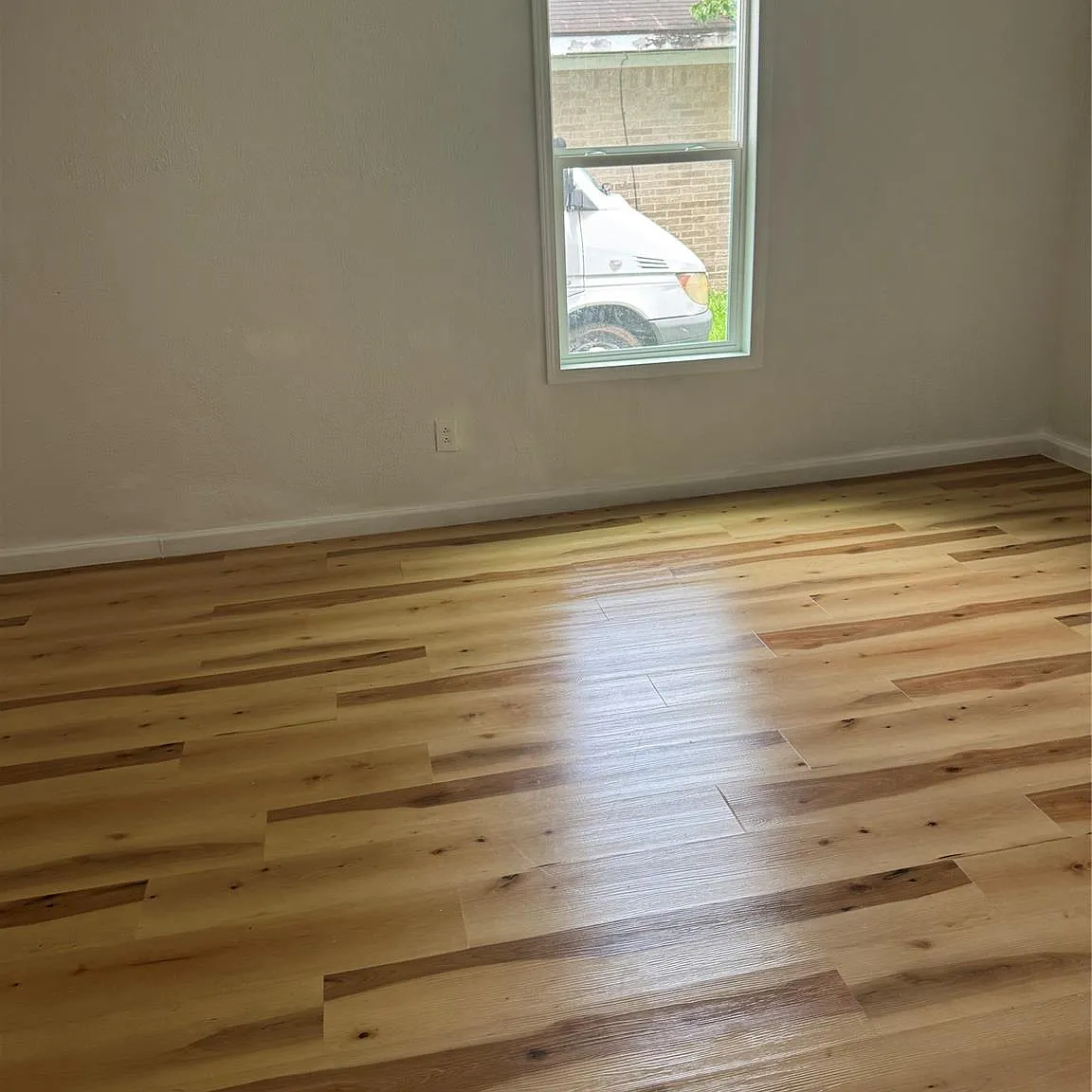 1 bed, 1.0 bath, 2488 sqft, $1,100 — Photo 2