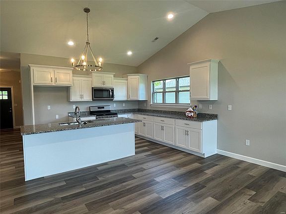 5th image of 7529 Clarence Ct