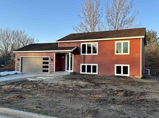 109 Meadow St, Arena, WI 53503