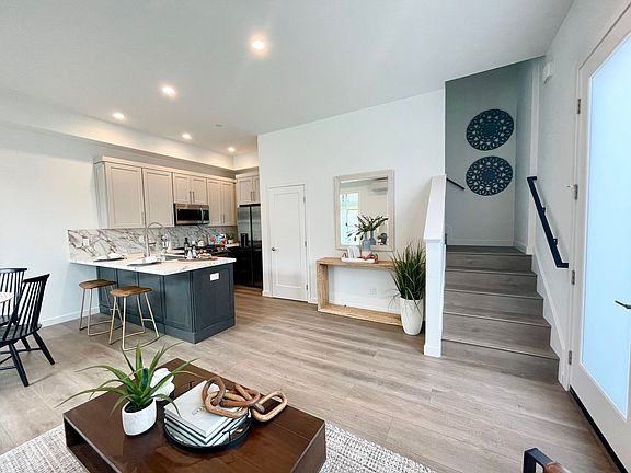 3rd image of 4111 Clairemont Mesa Blvd #4119
