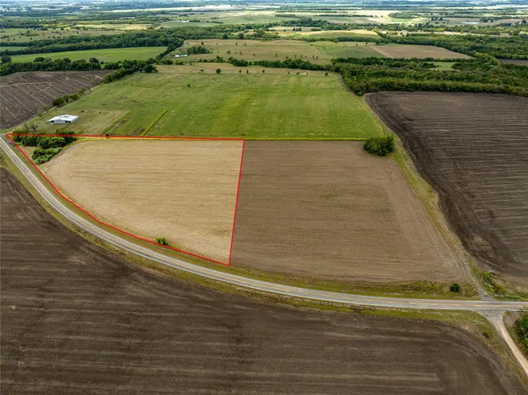 200 Farm Road 824, Petty, TX 75470