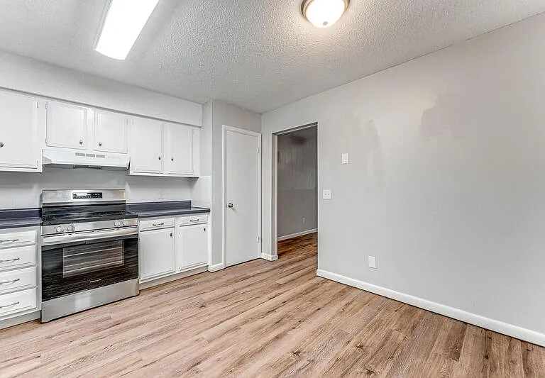 742 N 6th St — Photo 3