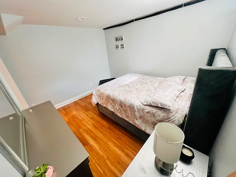 31 Walnut St #1 — Photo 3