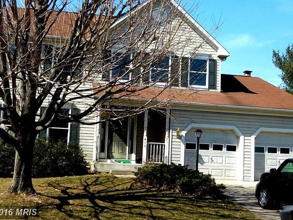 3rd image of 410 Golden Oaks Ct
