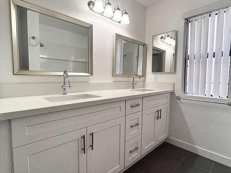 1150 N Columbus Ave #4 — Photo 10