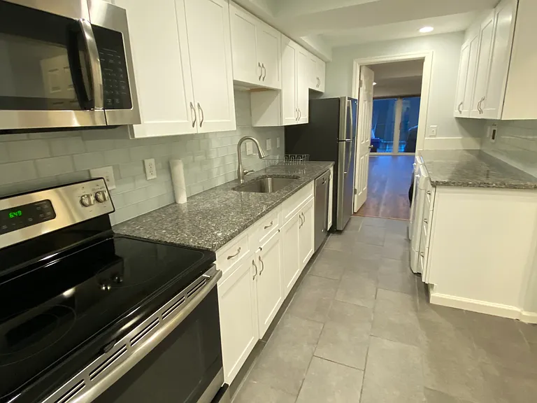 31 Highland Rd — Photo 3