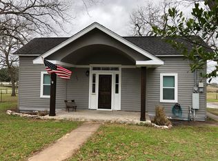 303 W Saint Charles St, Weimar, TX 78962