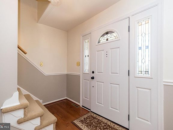 3rd image of 105 Birchwood Dr