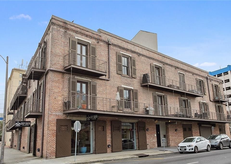 1st image of 900 S Peters St #2