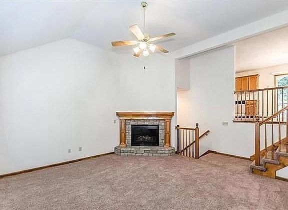 2nd image of 933 Fontana Ave