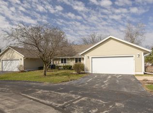 118 Harrogate DRIVE, Waukesha, WI