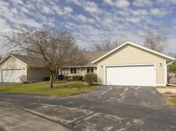 118 Harrogate DRIVE, Waukesha, WI 53188