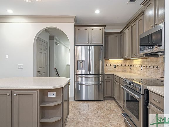 5th image of 904 River Oaks Drive