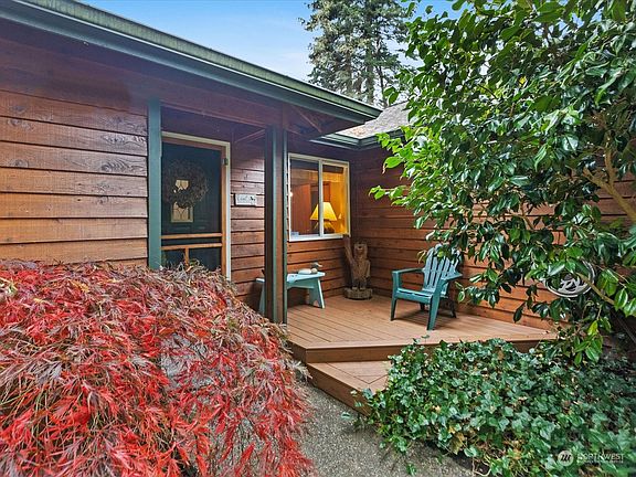 4th image of 15608 88th Drive NW