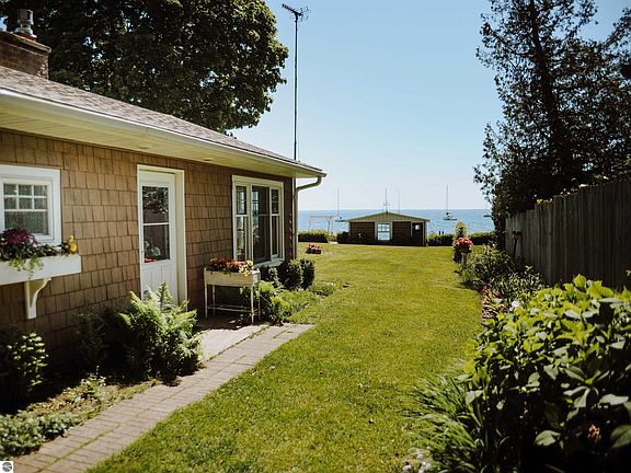 5th image of 10798 N Shore Dr