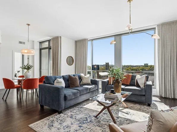 900 20th Ave S APT 810, Nashville, TN 37212