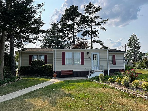 Side view with walkway