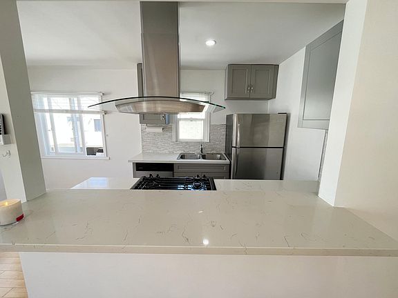 5th image of 1521 12th St APT 10
