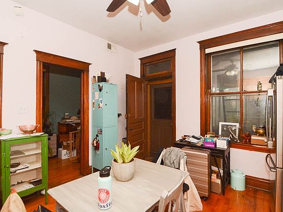 5th image of 2627 W Walton St #4