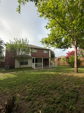 305 Stone Park — Photo 11