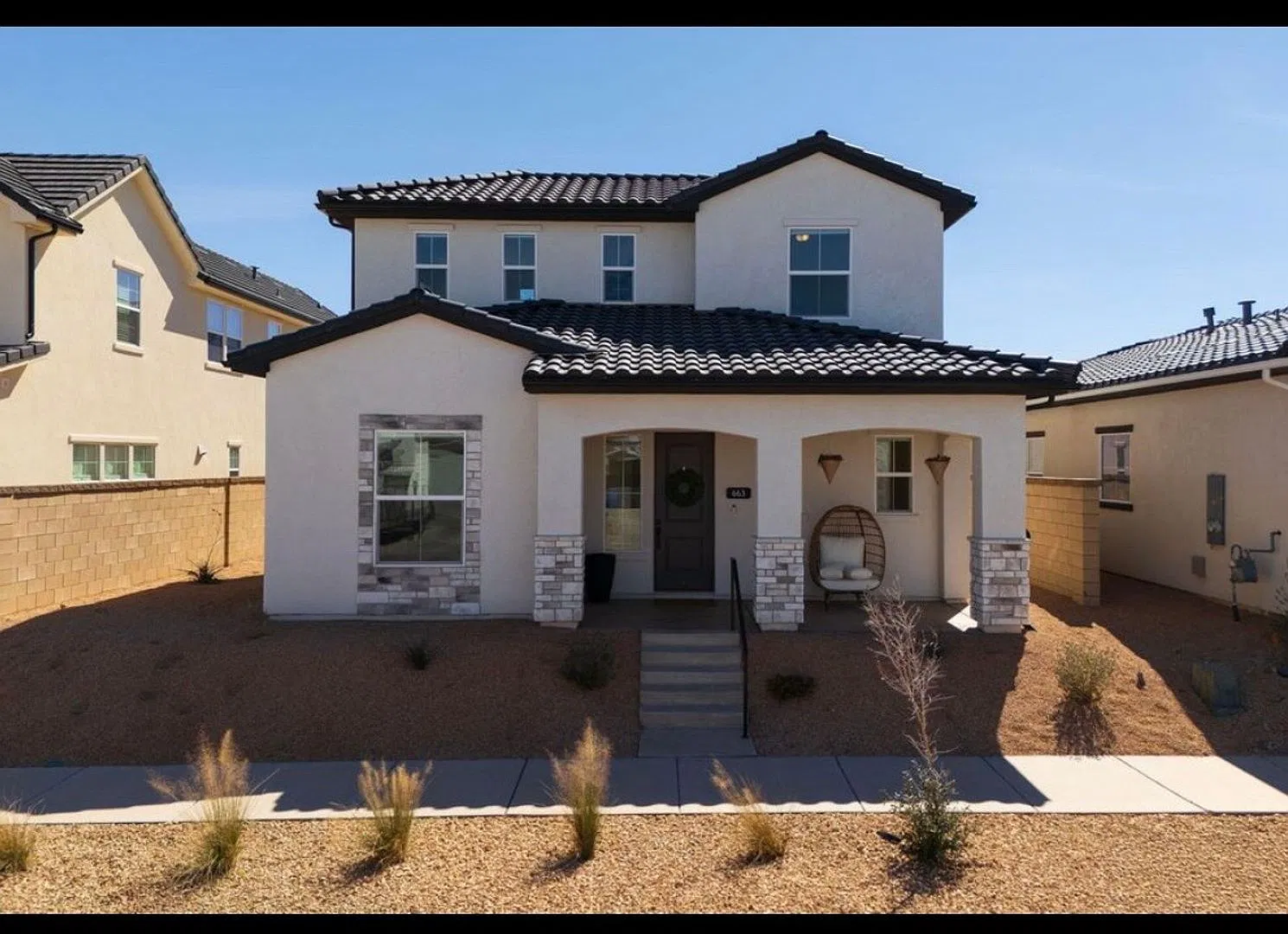 Beautiful Single Home with Warmth, Space & Modern Style In Desert Color! — Photo 1