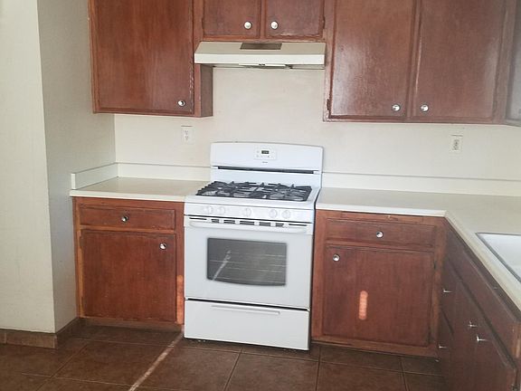2nd image of 15681 Hibiscus St