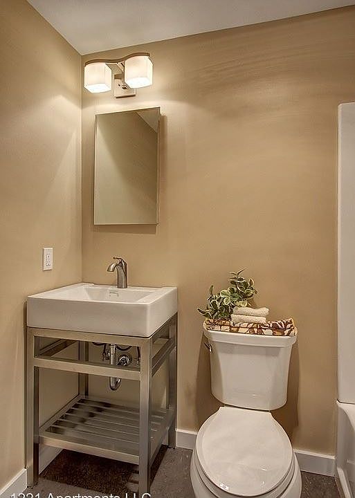 2nd image of 1221 Queen Anne Ave N APT 305