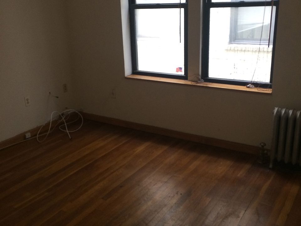 1st image of 2143 27th St APT A4