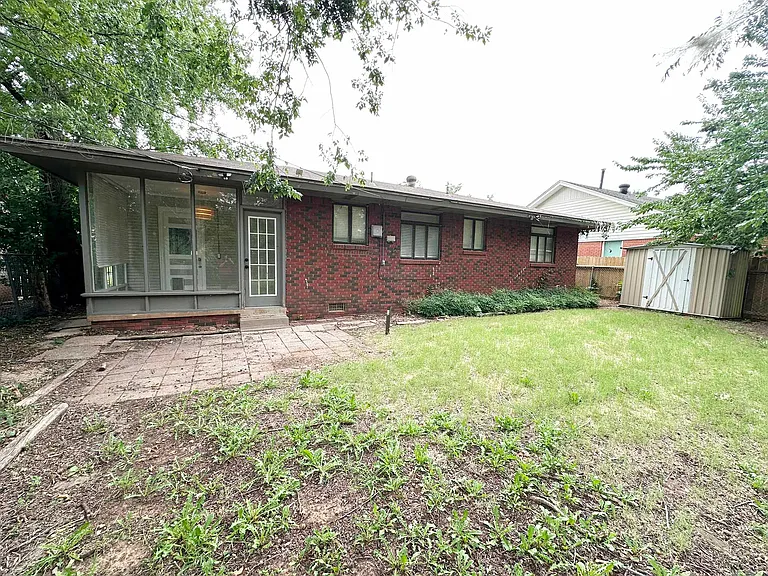 4307 N Indiana Ave — Photo 16