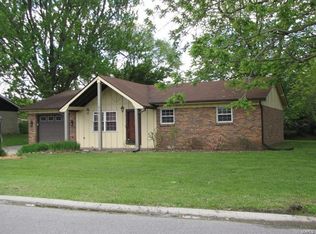 218 Elizabeth Dr, Belleville, IL 62226