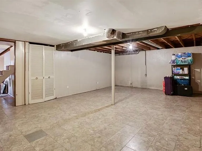 8416 State Line Rd — Photo 22