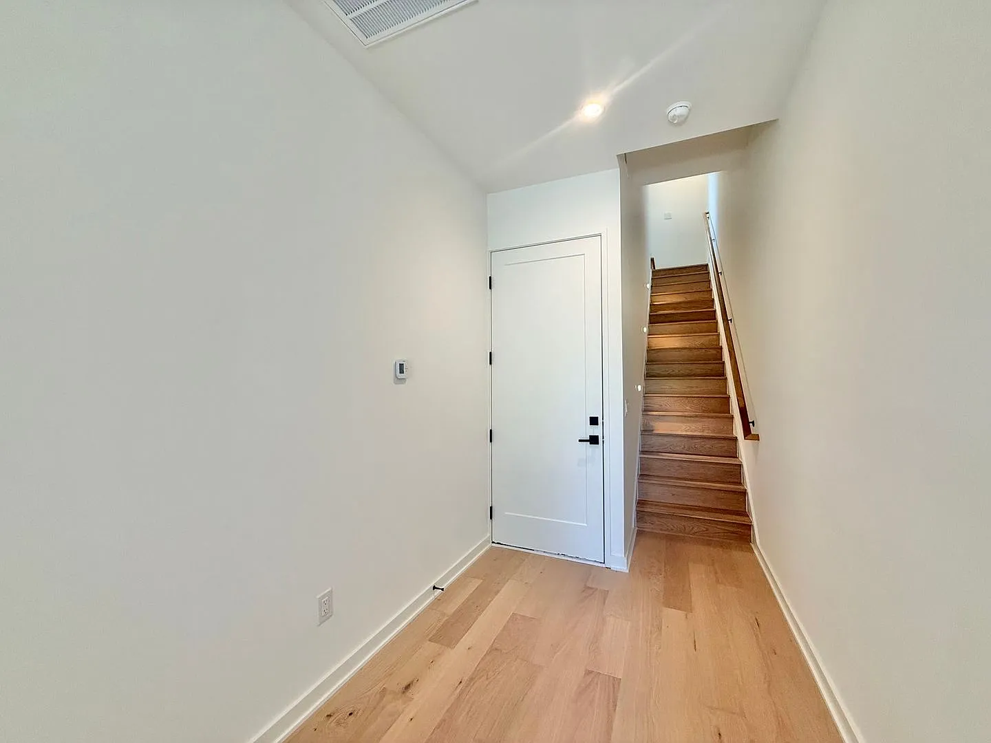Luxurious New Construction 4BD, 2.5BA Raleigh Townhome with a 1-Car Garage & Rooftop Terrace in a... — Photo 3