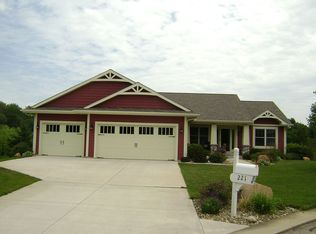 221 Arlington Ln, Niles, MI 49120