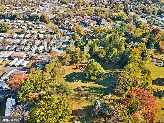 4th image of 887 Red Hill Rd