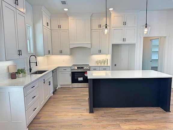 5th image of 150 Caddy Cove Ln