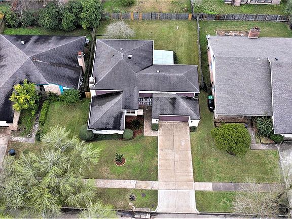 2nd image of 12322 Braesridge Dr