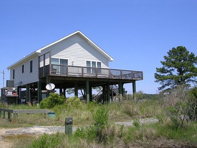 1st image of 62 River Dr